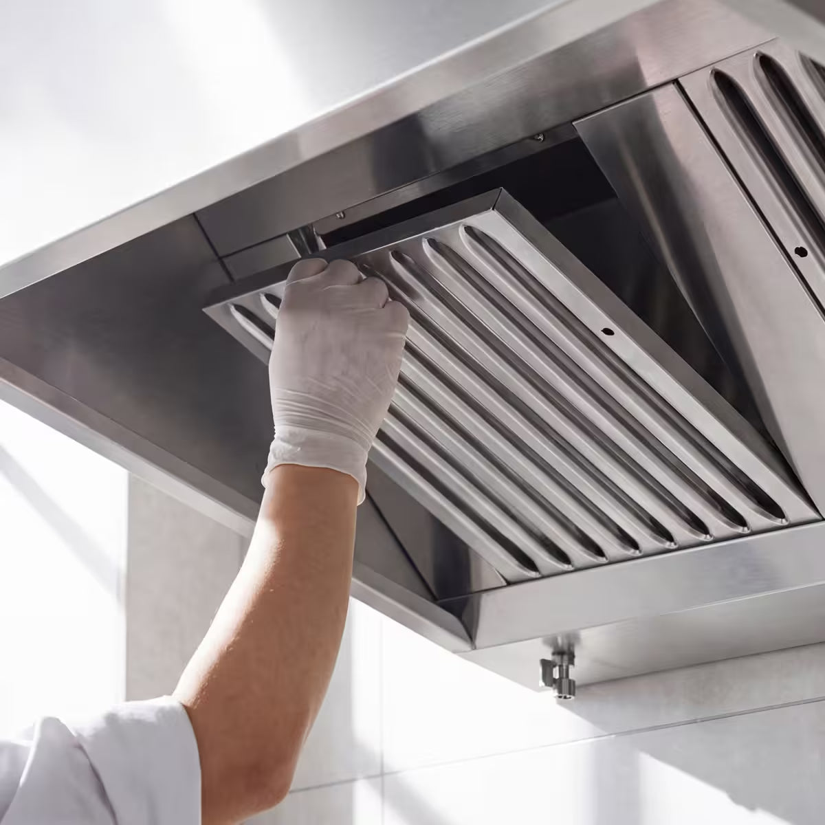 Commercial Box Extractor Hood – 1200mm – with Baffle Filters & Lighting