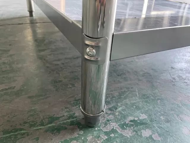 Stainless Steel Plain Top Work Bench